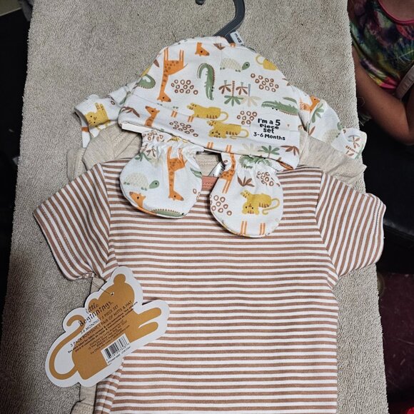 Little Beginings Other - Little beginings 5 pc set 3-6months
